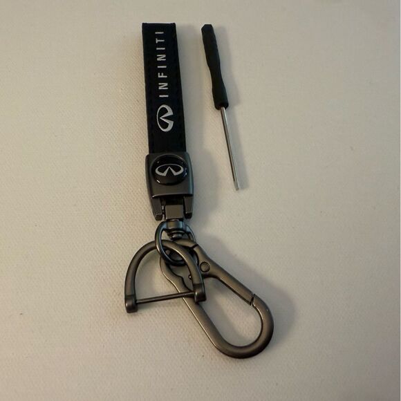Infinity Key Fob Keychain in Black Leather NWT - Picture 2 of 4